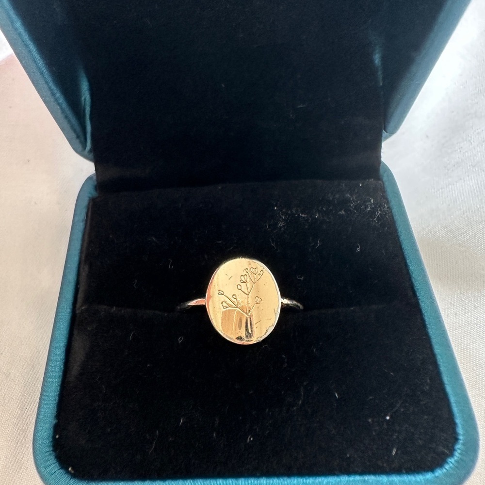 Gold Plated Ring with Baby’s Breath Engraved Design (Size 5)